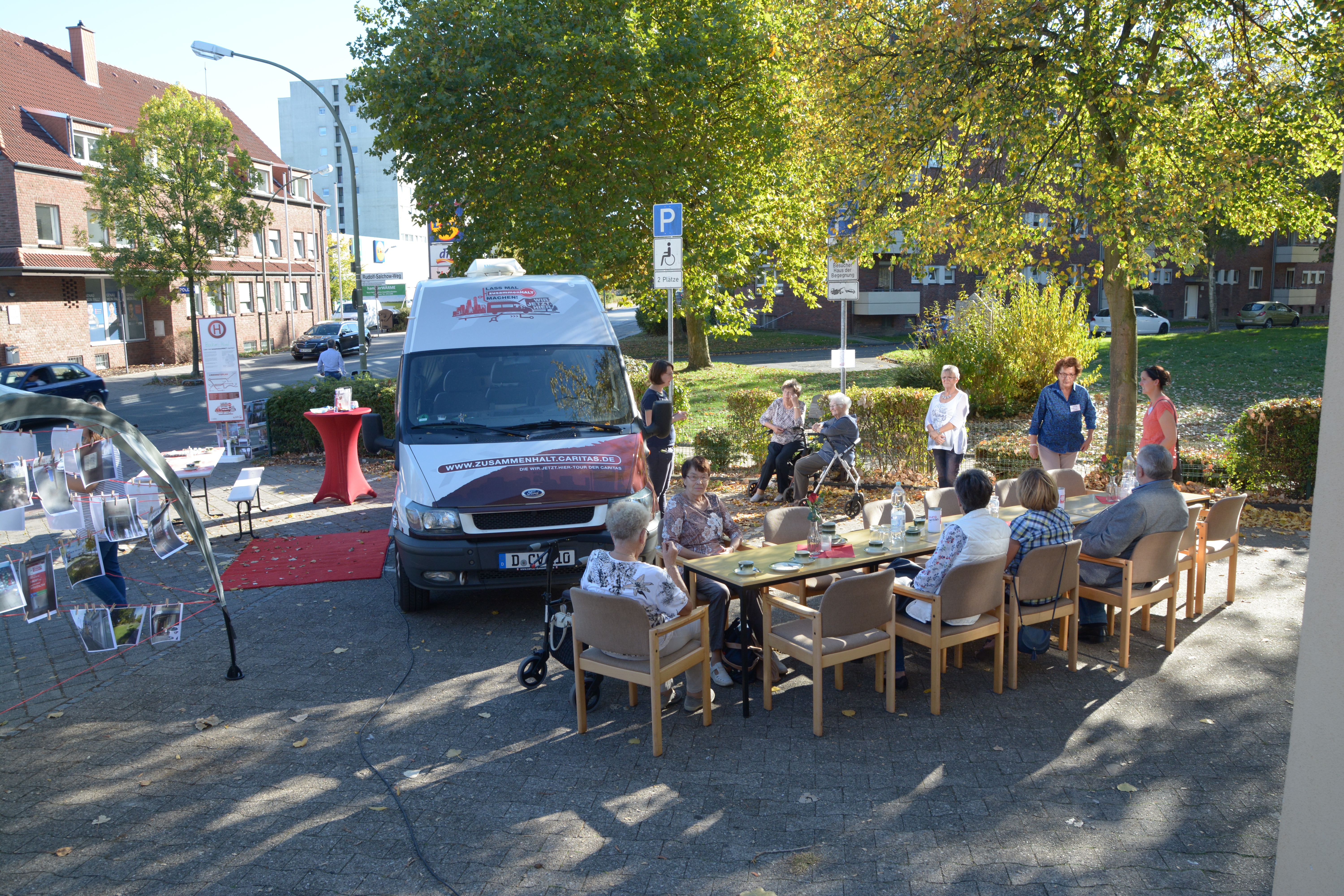 Der Tourbus "Lass mal zusammenHALT machen" in Hamm